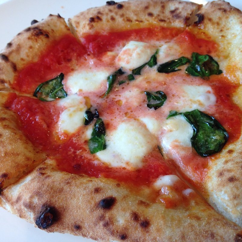 水牛のモッツァレラピザ(L'ESTASI（レスタジ）)