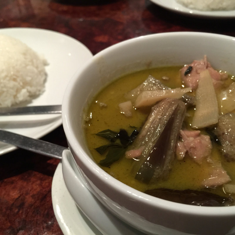 本日のランチ ゲーン・キアオ・ガイ(鶏肉のグリーンカレー)(恵比寿ガパオ食堂)