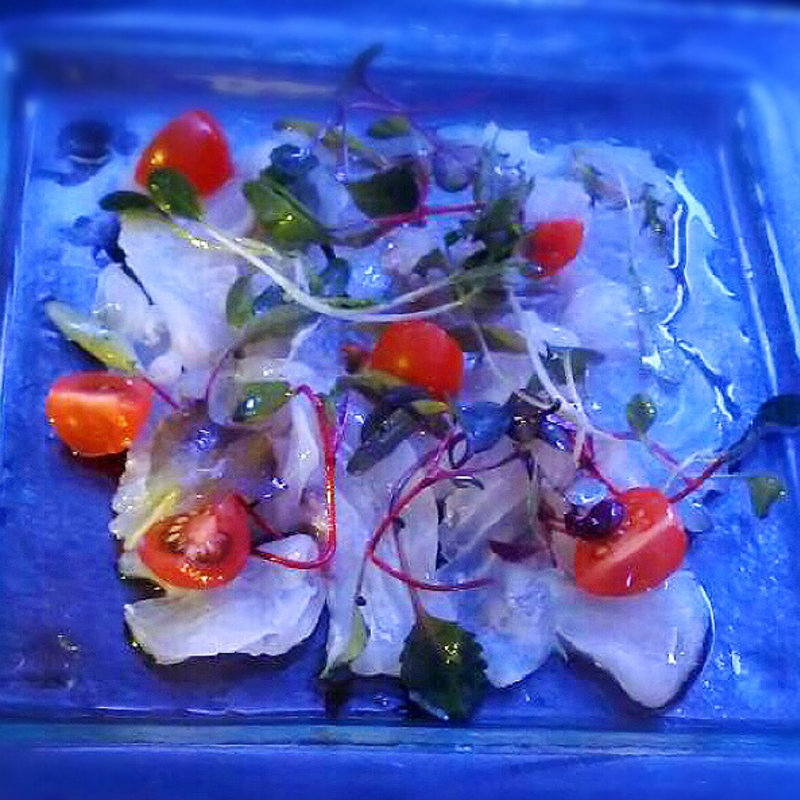 鮮魚のカルパッチョ(Mercedes me Tokyo / UPSTAIRS)