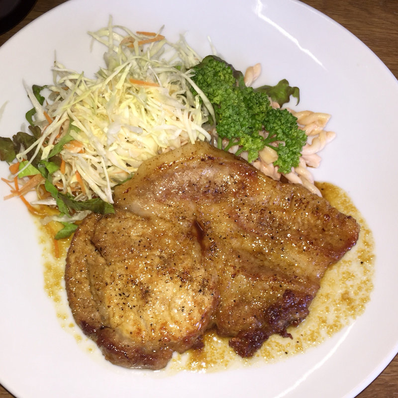 ポークソテー定食(お食事処 東洋軒)