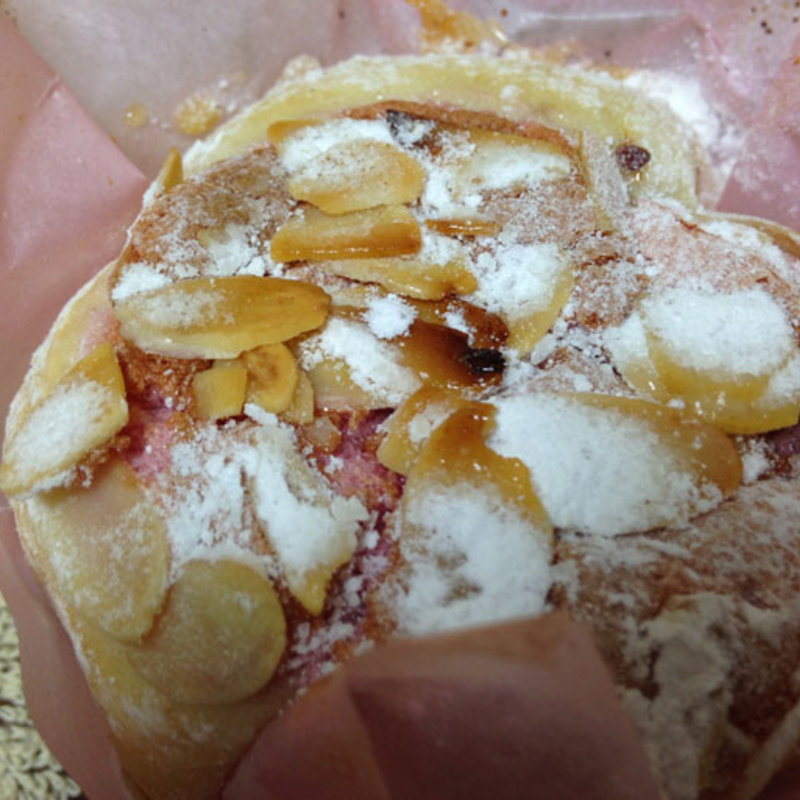 ストロベリーマカロナージュ(トーホーベーカリー)