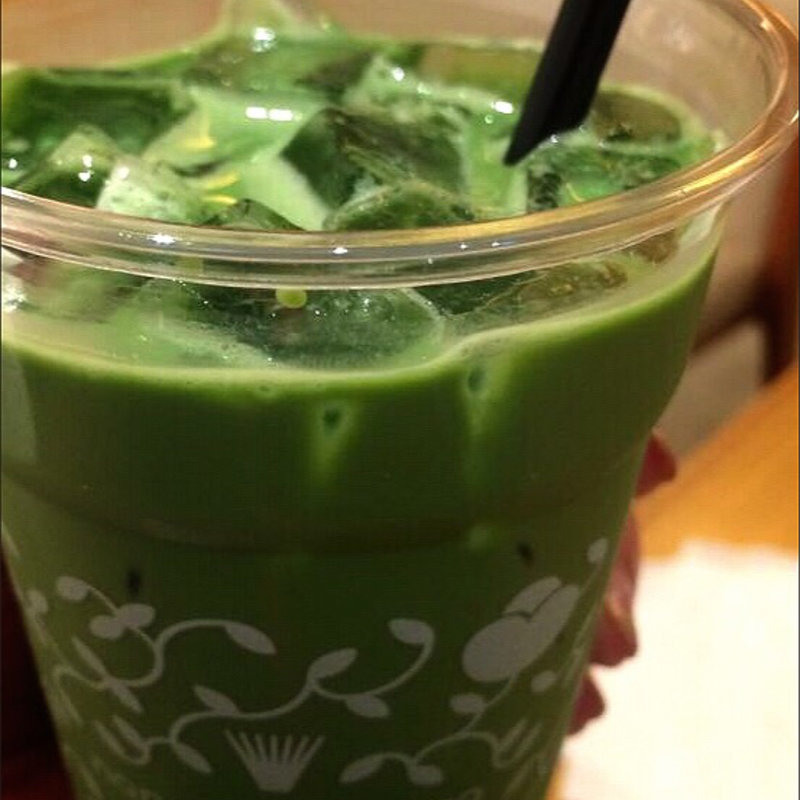 抹茶ラテ(ナナズ・グリーンティ 丸ビル店)