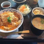 ロースカツ丼定食