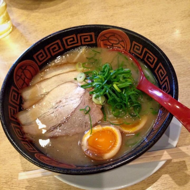 とんこつラーメン(みなと軒 三宮東門店 )