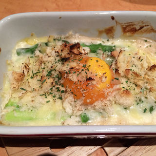 アスパラガスと卵のオーブン焼き(新宿やさい 心菜 （-cocona-）)