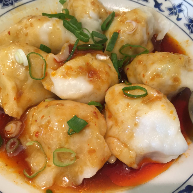 水餃子の四川風ソース掛け(重慶厨房 シァル桜木町店)