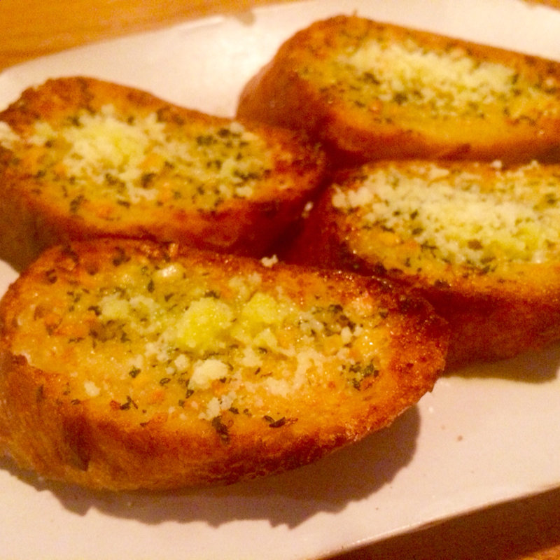 ガーリックトースト(オステリア エ バール リカド （Osteria e Bar RecaD）)