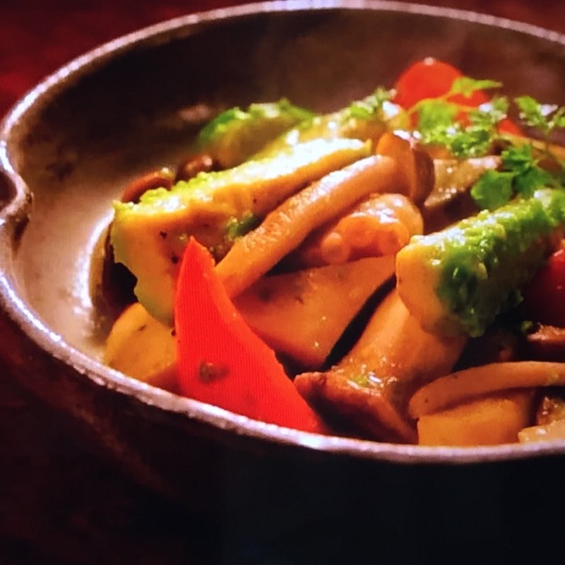 アボガドとタコと木ノ子のガーリック焼き(あさ山)