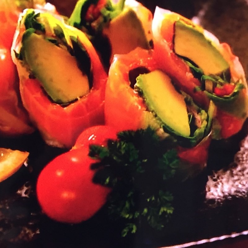 アボガドとサーモンの生春巻き(ファルピッテ)