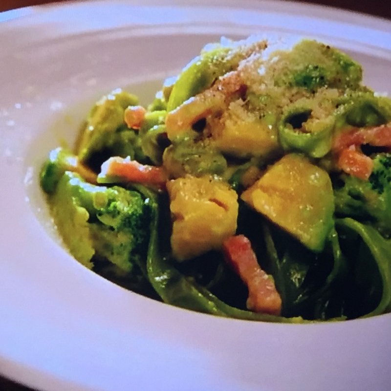 熟成ベーコンとアボガドブロッコリーのフェットチーネベルデ(GreenButter （グリーンバター【旧店名】MEXCOLA 茶屋町）)