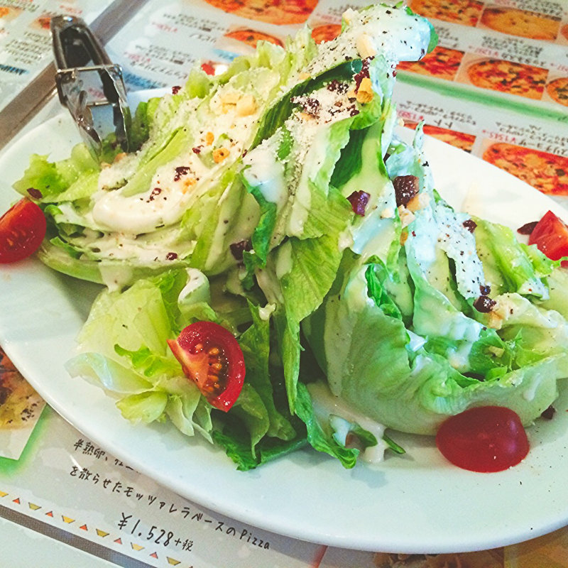 丸ごとレタスのサラダ(ピッツェリア チーロ 東中野店（PIZZERIACIRO）)