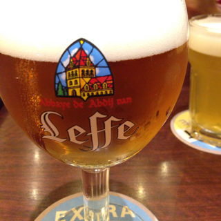 ベルギービール レフ・ブロンド(GLASS DANCE 横浜)