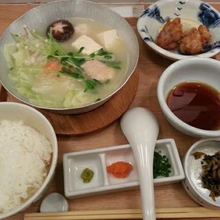 博多水炊き定食(うまやの楽屋 東京ソラマチ店)