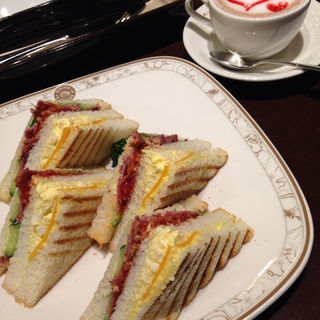 カツサンド(ビリオン珈琲)