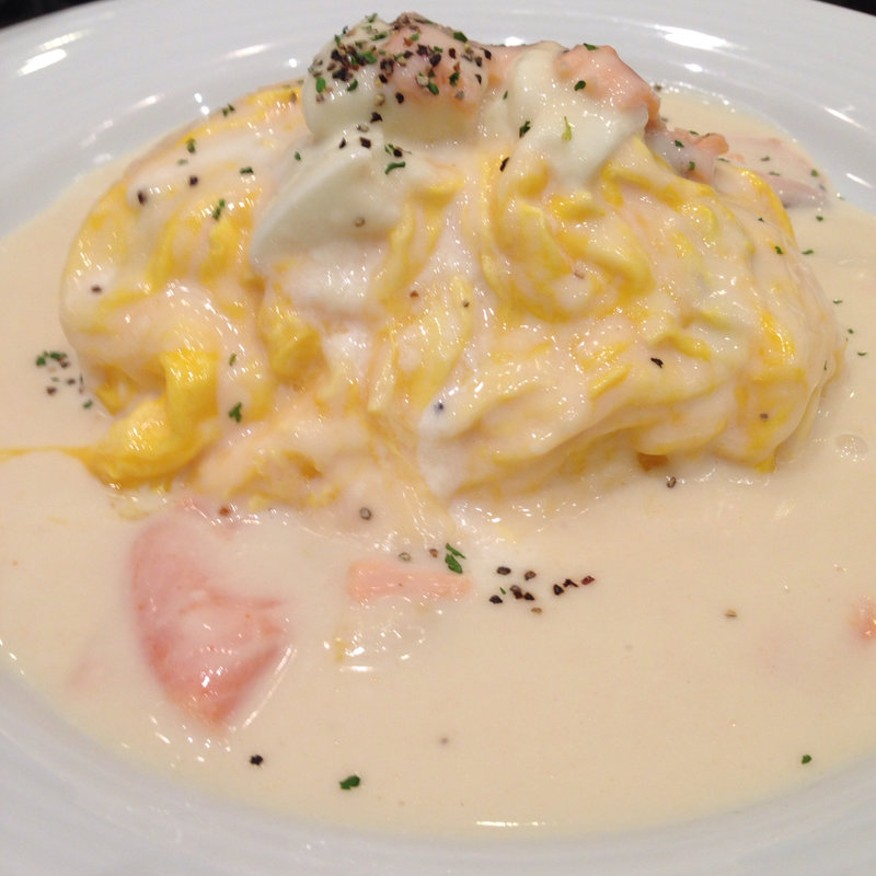 サーモンクリームオムライス(リラックスカフェ)