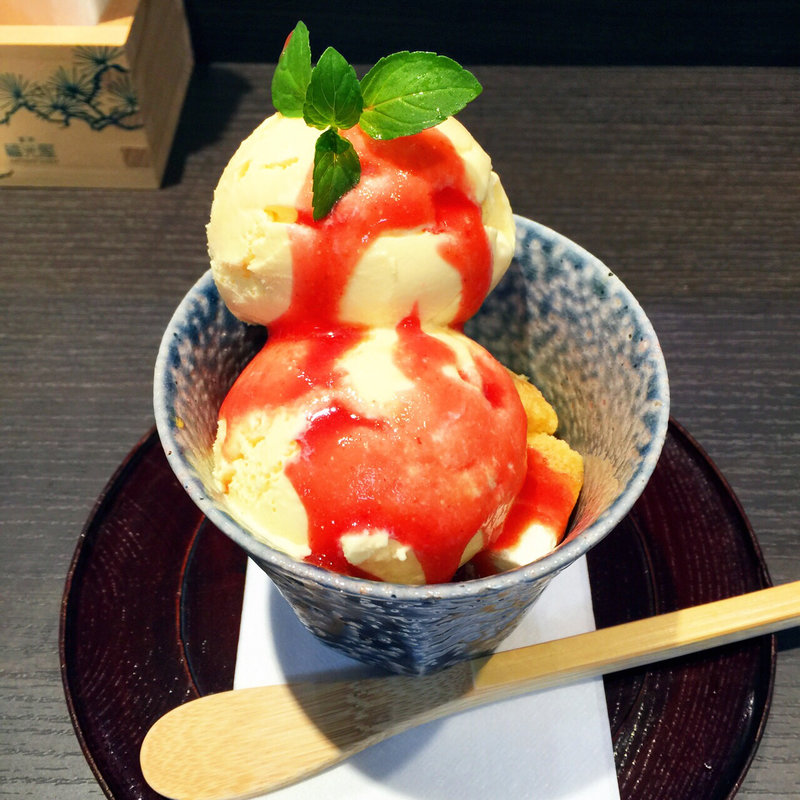 酒かすいちごパフェ(福光屋 松屋銀座店 )