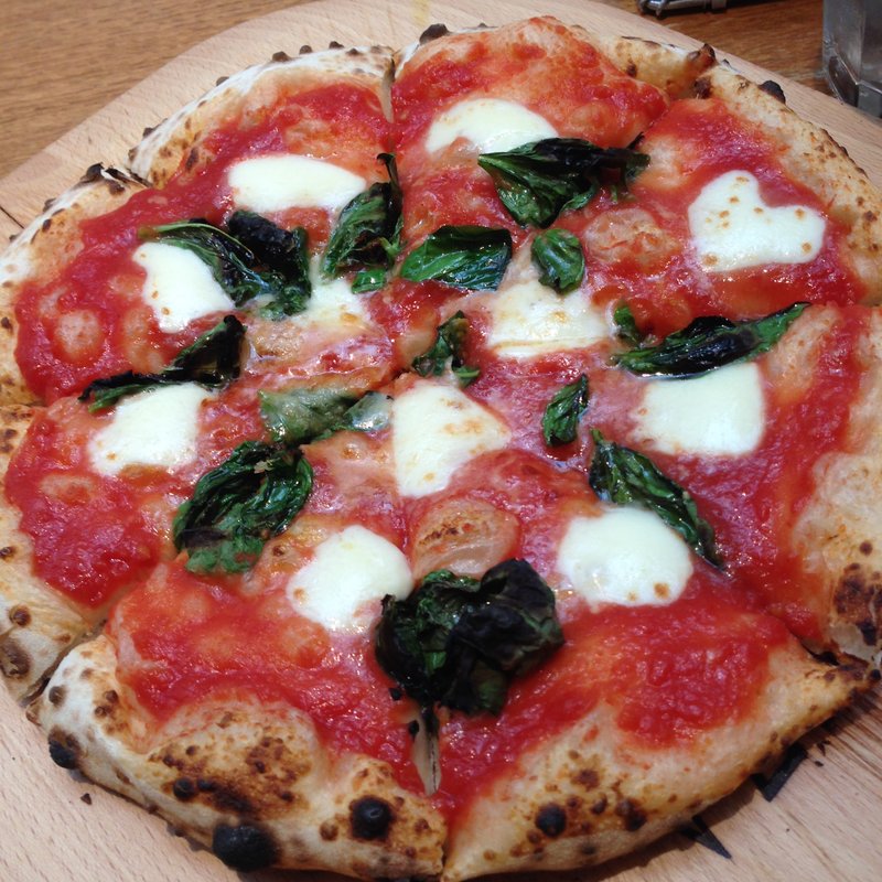 マルゲリータ(Cafe Madu Pizzeria (カフェ・マディ・ピッツェリア))