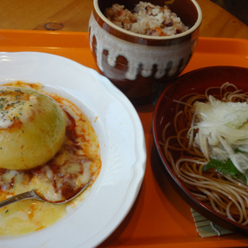 淡路島のまるごと玉ねぎ(トムズスタジオ淡路夢舞台店)