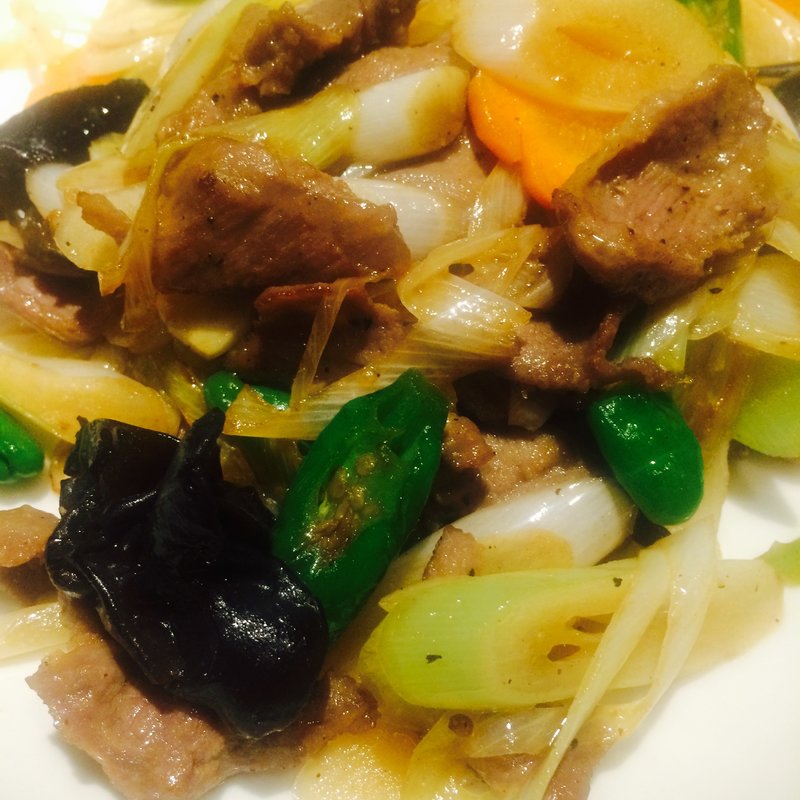 豚ほほ肉とネギの黒胡椒炒め(XI'AN 銀座店 （シーアン）)