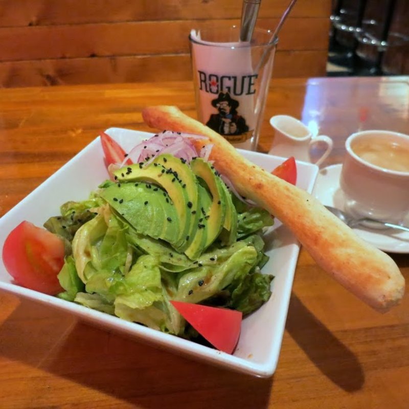 サラダランチのアボカドサラダ(ピザカヤ （PIZZAKAYA）)