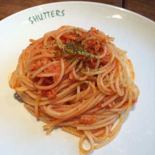 粗挽き魚介のトマトソーススパゲッティ(SHUTTERS Luz自由が丘)