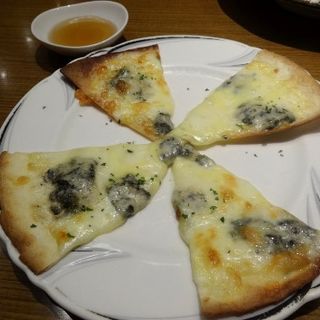 ゴルゴンゾーラピザ(のみくい処 炙谷)