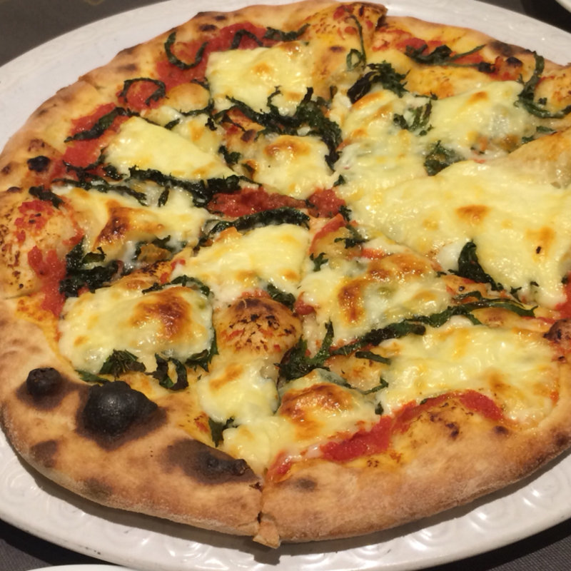 シソのピザ(イタリア食堂 Vino uno)