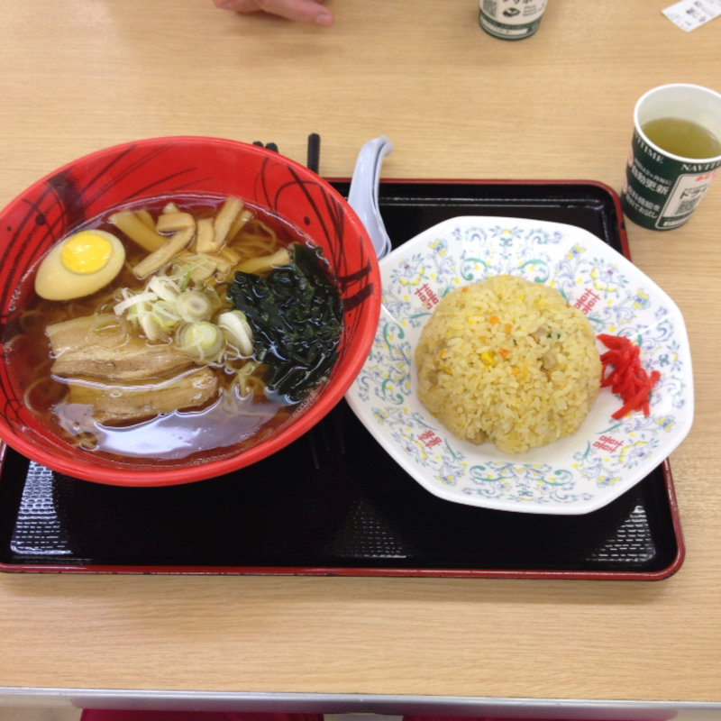 半チャーハンとラーメン(姨捨SA下り)