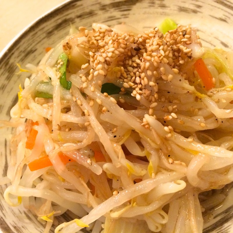 山盛りもやしのゴマ塩和え(郷ゐのこ )