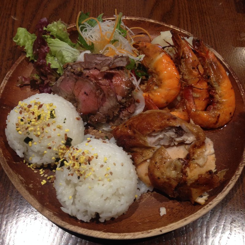 フリフリチキンプレート(Hawaiian BBQ HULICHIKI ハワイアンバーベキューフリチキ)