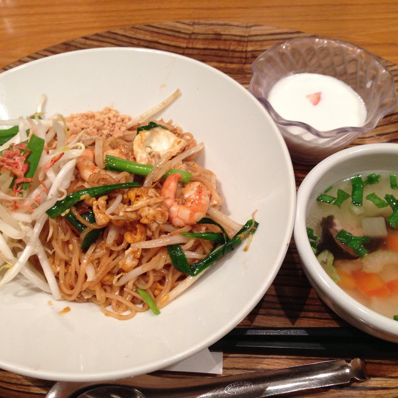 屋台の焼きビーフンセット(チャンパーカフェ サブナード店 （【旧店名】チャンノイ）)