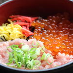 いくらネギトロ丼(海鮮丼 ととや （かいせんどん ととや）)