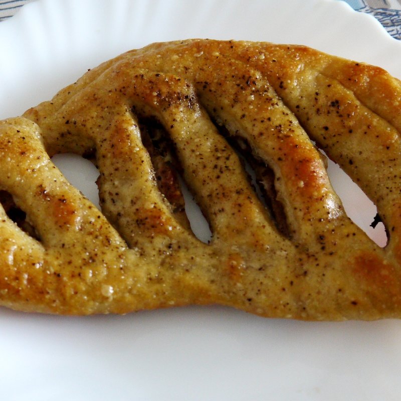 フライドオニオンとベーコンのフガス(パン工房　ＬＡＶＥ)