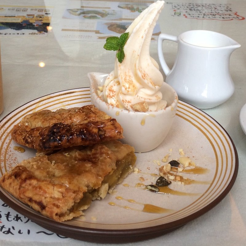 安納芋のスイートポテトパイ(ムモクテキカフェ （mumokuteki cafe）)