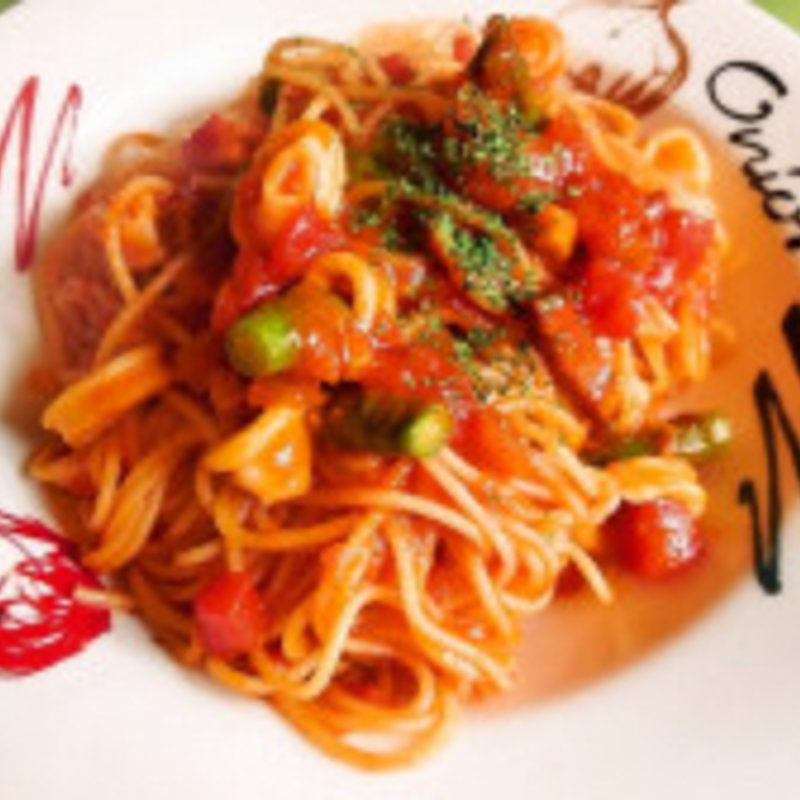 イカとアスパラのピリ辛トマトソース(ドゥー )