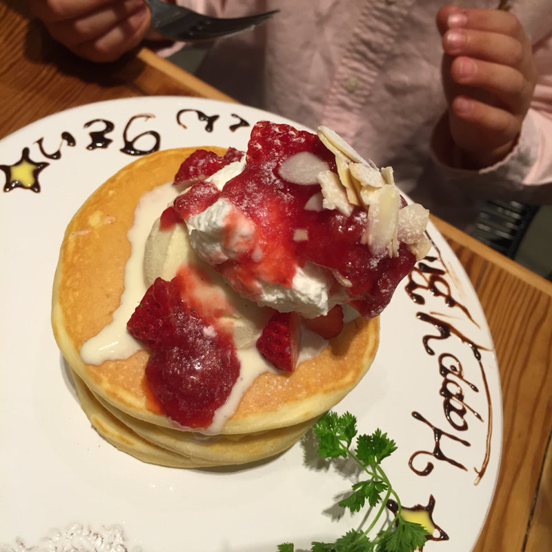 ストロベリーパンケーキ(ジェイエス パンケーキカフェ くずはモール店 （j.s. Pancake cafe）)