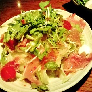 生ハムと水菜のサラダ(森のしずく)