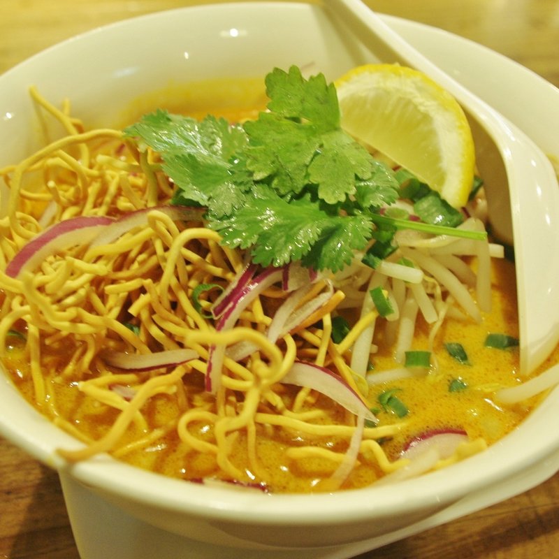 カオソイ(バンコク ピーナッツ食堂)