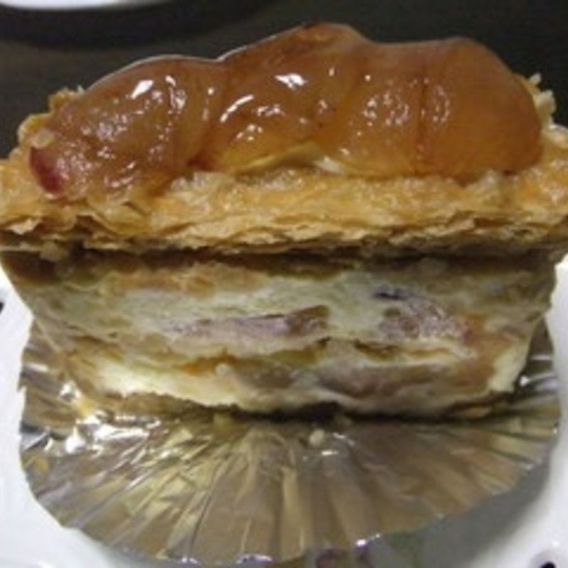 ぶどうのミルフィーユ(ウィーン菓子工房 リリエンベルグ)