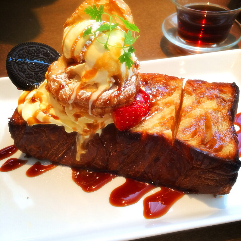 キャラメルザクザクカスタードミルフィーユハニトー(プルメリアカフェ )