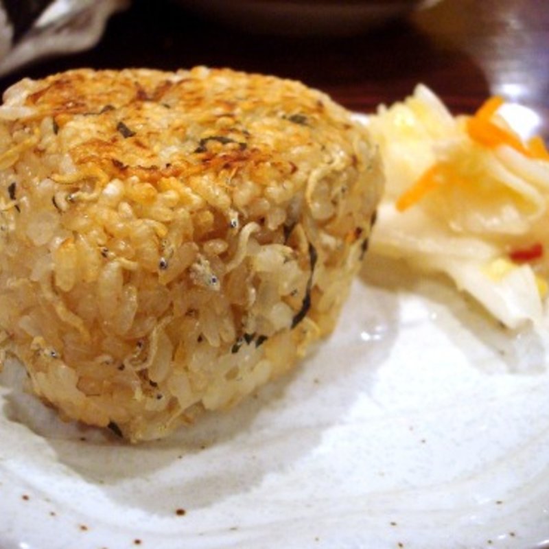 じゃこ入り焼きおにぎり(極楽屋)