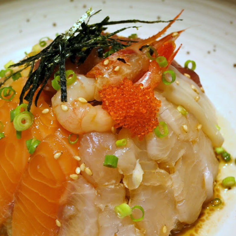 海鮮丼(笑う楽し しゃり米 （ワラウタノシシャリベイ）)