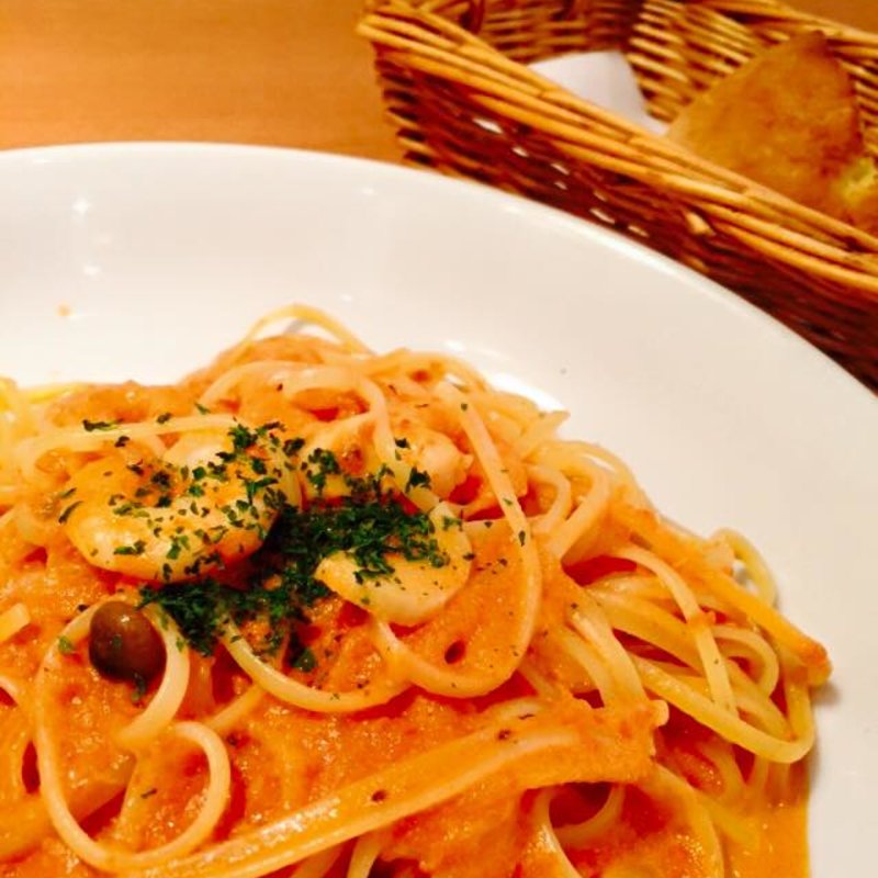 小えびとキノコのトマトクリームソース　リングイネ(ベルテンポ)