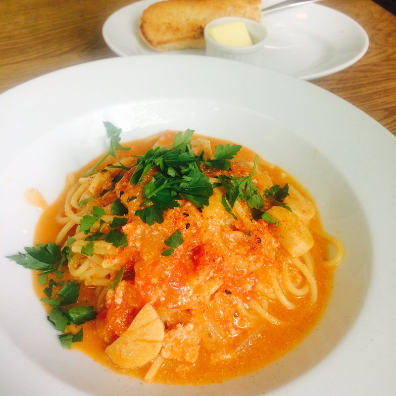 ホタテとフルーツトマトのフレッシュトマトソースパスタ(フリーマンズスポーティングクラブ レストラン )