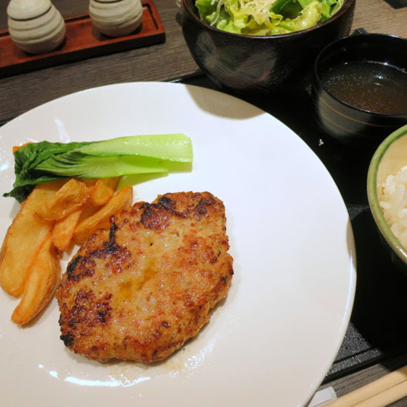 軟骨入りジューシー塩ハンバーグステーキ(旬彩新和食 津田（tsuda))