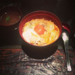  東京軍鶏の炭焼き親子丼（レバー入り）(鶏味座)
