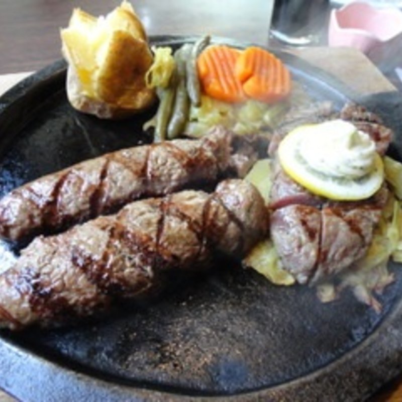 ハンバーグ＆炭火焼サイコロステーキ(ウッドストック （WOODSTOCK）)