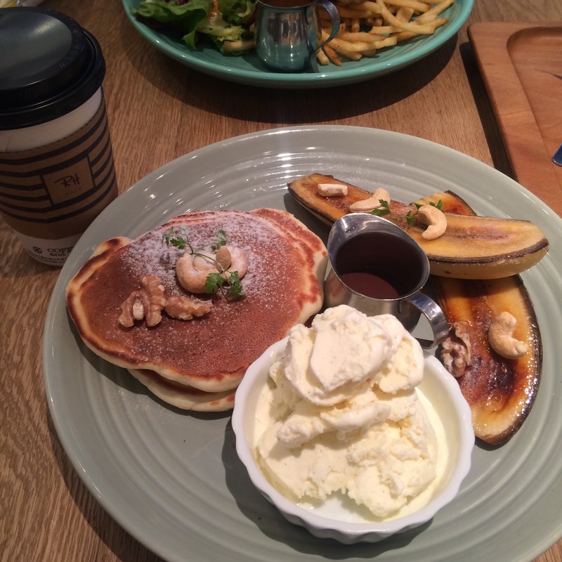 パンケーキ（バナナ＆チョコレート）(RH Cafe 千駄ヶ谷店 （アールエイチカフェ）)