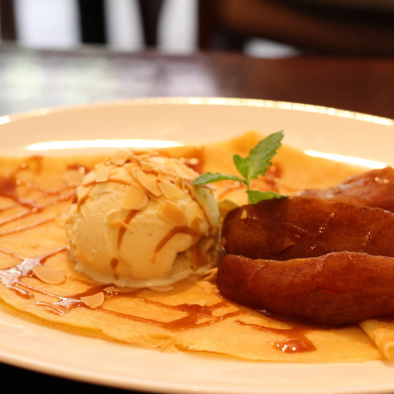 焼リンゴとバニラアイス 塩キャラメルソース(HEARTH)