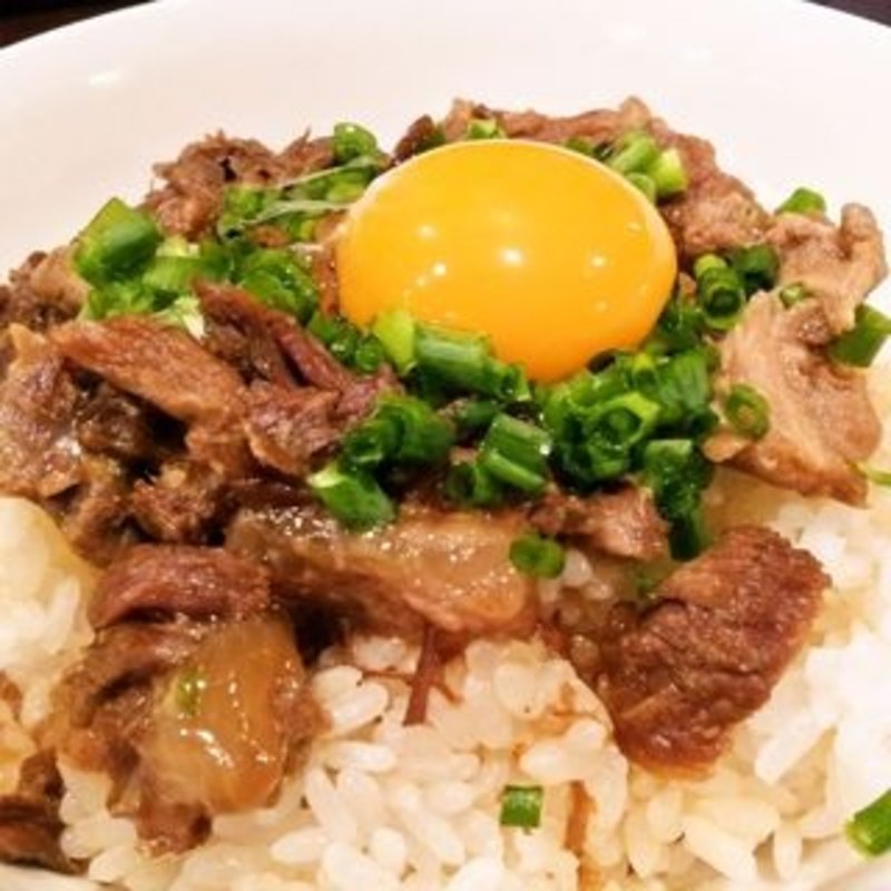 牛すじ丼(ミュージックバー ティーンスピリッツ)